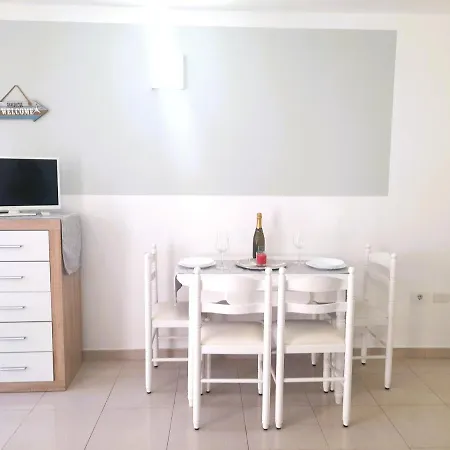 Olympia 425, View Wifi Free בית נופש *